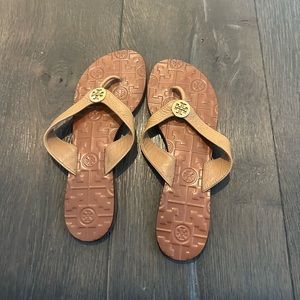 Tory burch flip flops